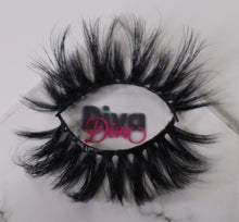 Load image into Gallery viewer, Diva Eyelashes