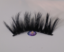 Load image into Gallery viewer, Thick and Thin Eyelashes