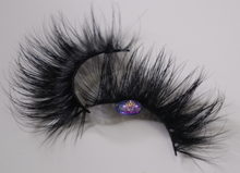Load image into Gallery viewer, Pretty Little Lie Eyelashes
