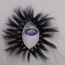 Load image into Gallery viewer, Diva Eyelashes
