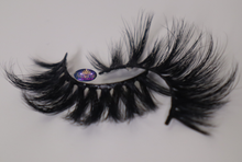 Load image into Gallery viewer, Diva Eyelashes
