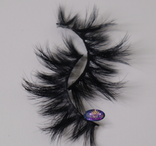 Load image into Gallery viewer, Kiss&#39;N Tell Eyelashes
