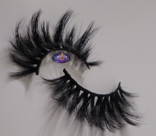 Load image into Gallery viewer, Diva Eyelashes
