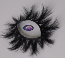 Load image into Gallery viewer, Kiss&#39;N Tell Eyelashes
