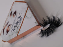 Load image into Gallery viewer, Thick and Thin Eyelashes
